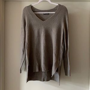 WOMENS CABLE AND GAUGE OVERSIZED SWEATER SIZE S